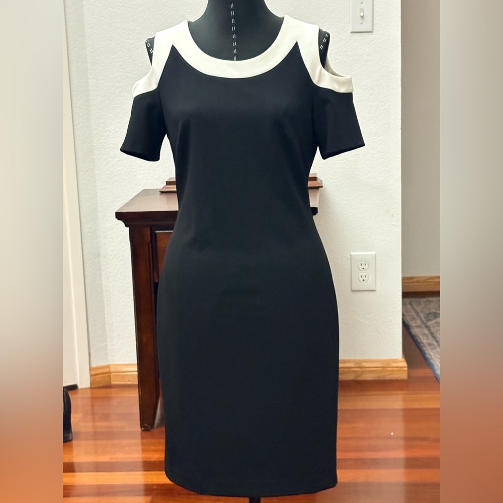 TOMMY HILFIGERWOMENS DRESS SIZE 4 NWOT BLACK AND WHITE SEE PICS FOR DETAILS